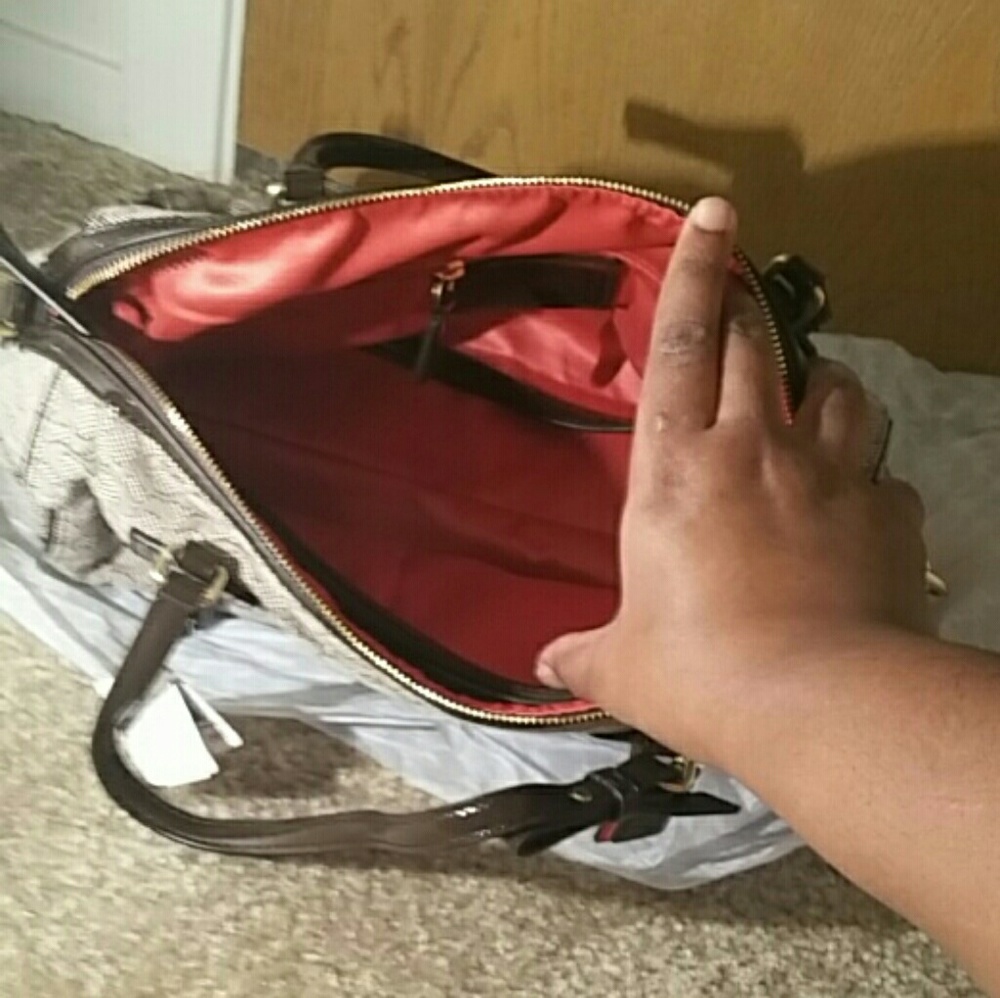 Coach Satchel - Picture 6 of 8